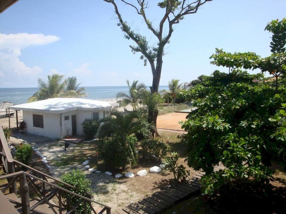 Old Bucanners Hotel La Ceiba Exterior foto