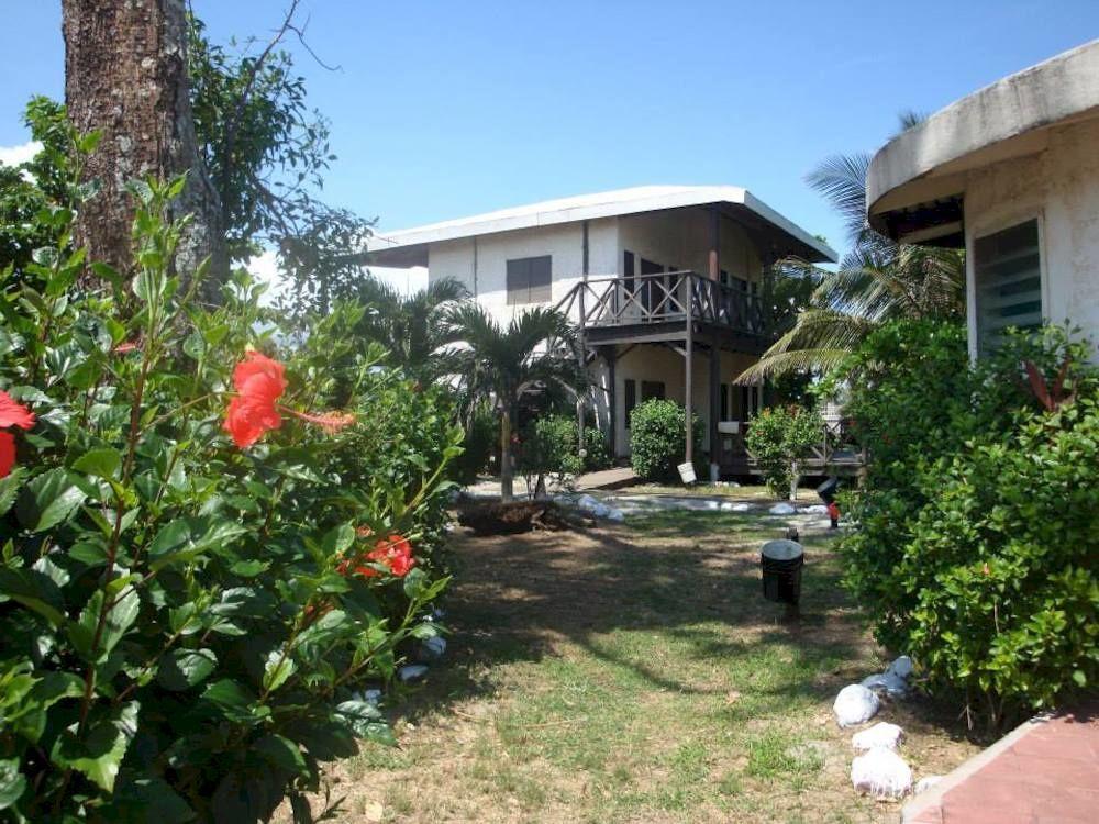 Old Bucanners Hotel La Ceiba Exterior foto