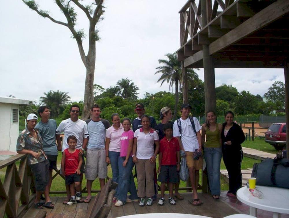 Old Bucanners Hotel La Ceiba Exterior foto