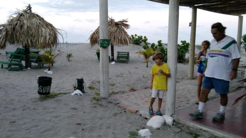 Old Bucanners Hotel La Ceiba Exterior foto